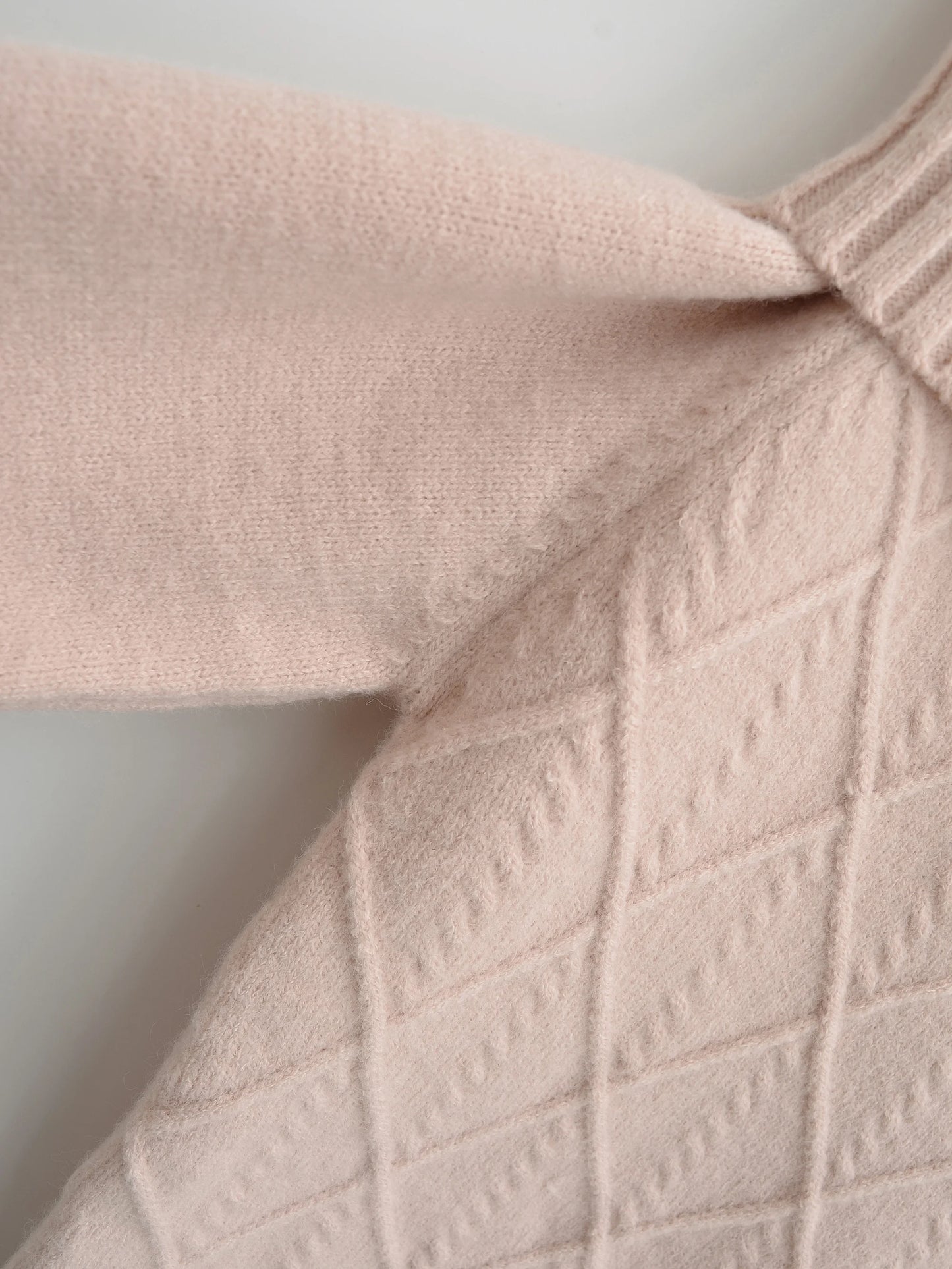 סוודר סטרפלס אסתטי