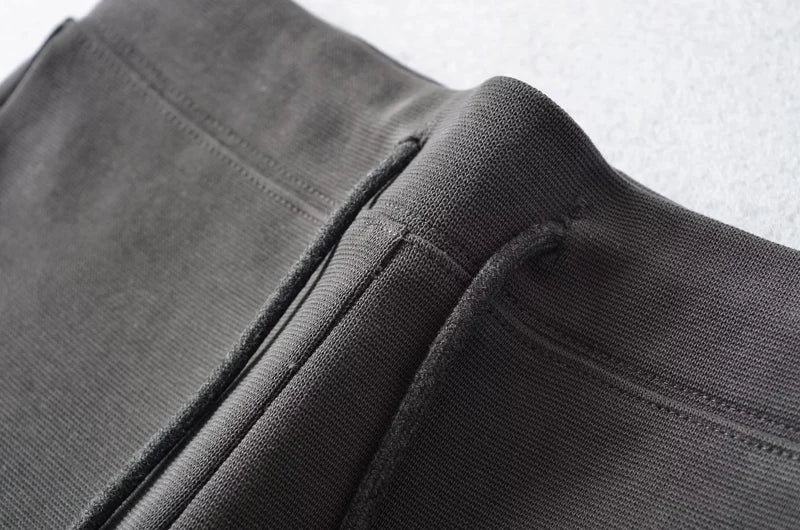 Basic elastic shorts