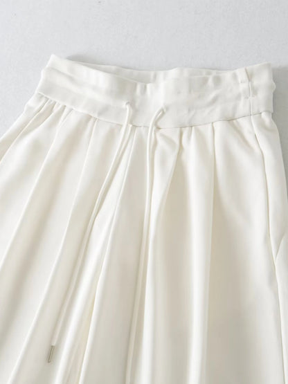Straight pants in a light elegant cut