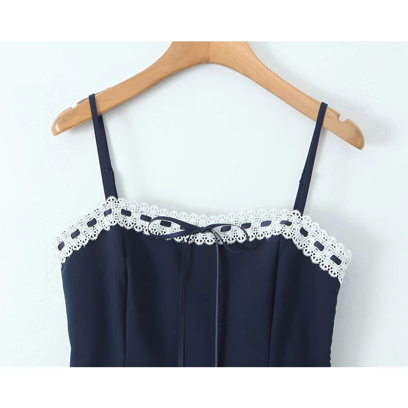 Mini dress with lace and tie