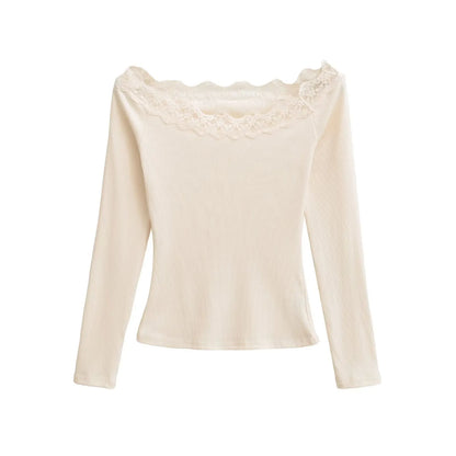 Long shirt with lace decorations