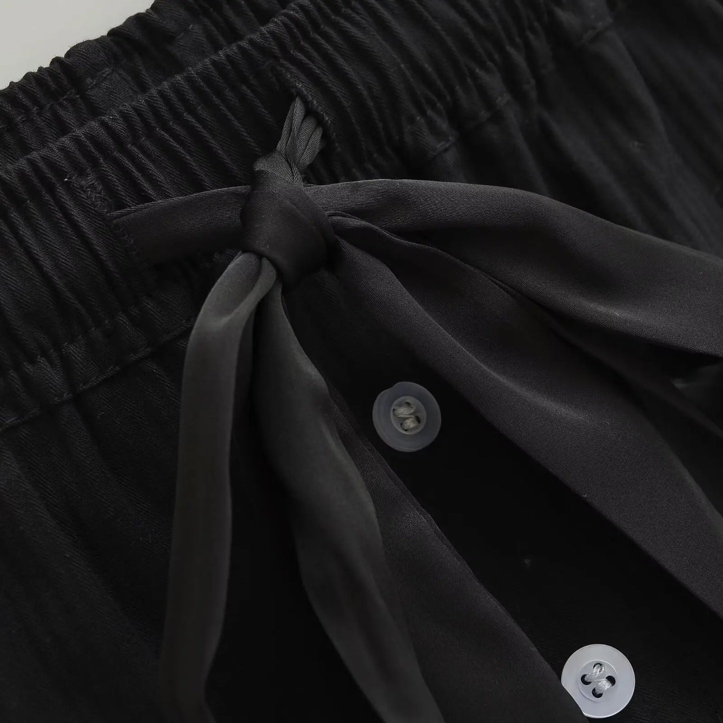 Basic shorts with satin tie