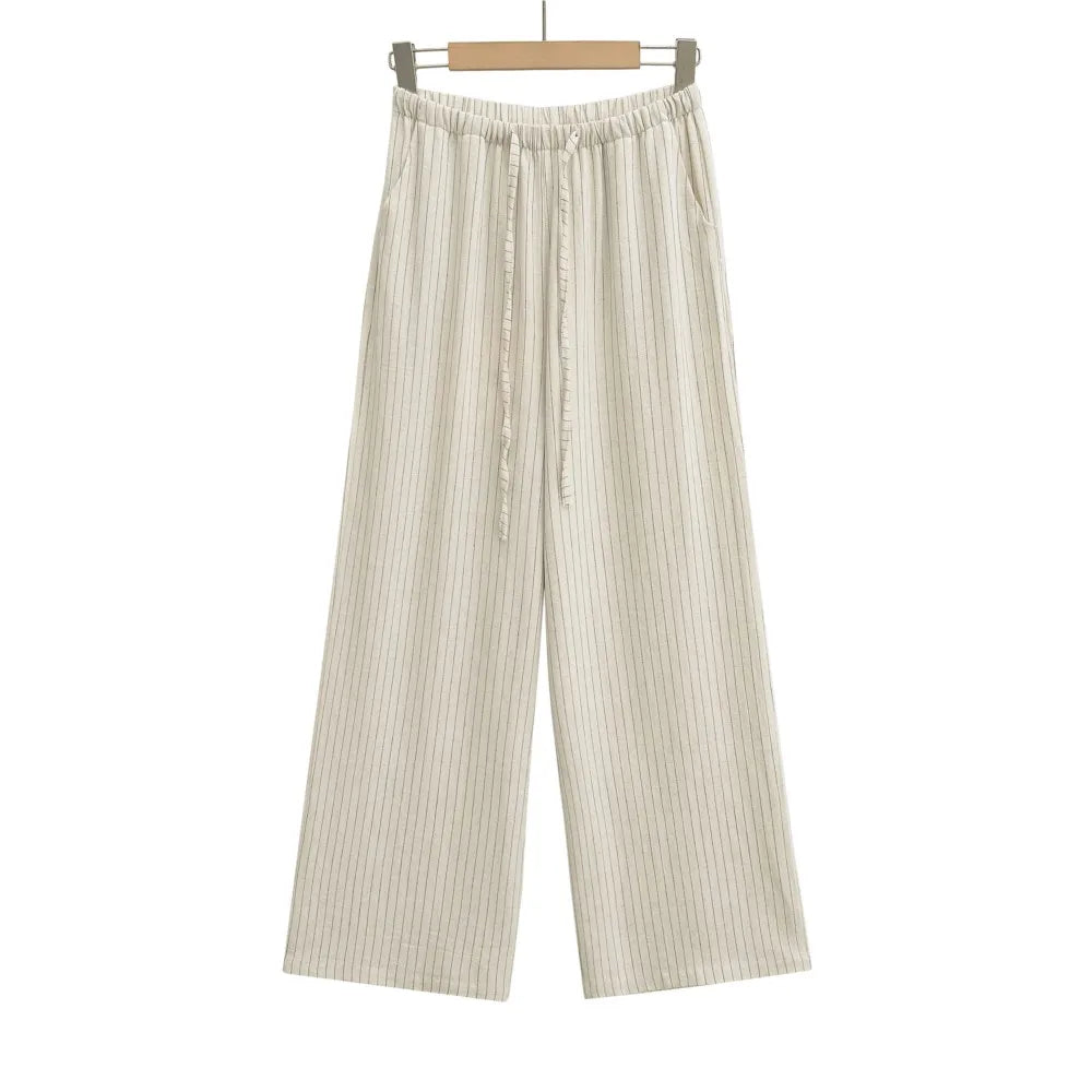 Striped pants in an elegant style