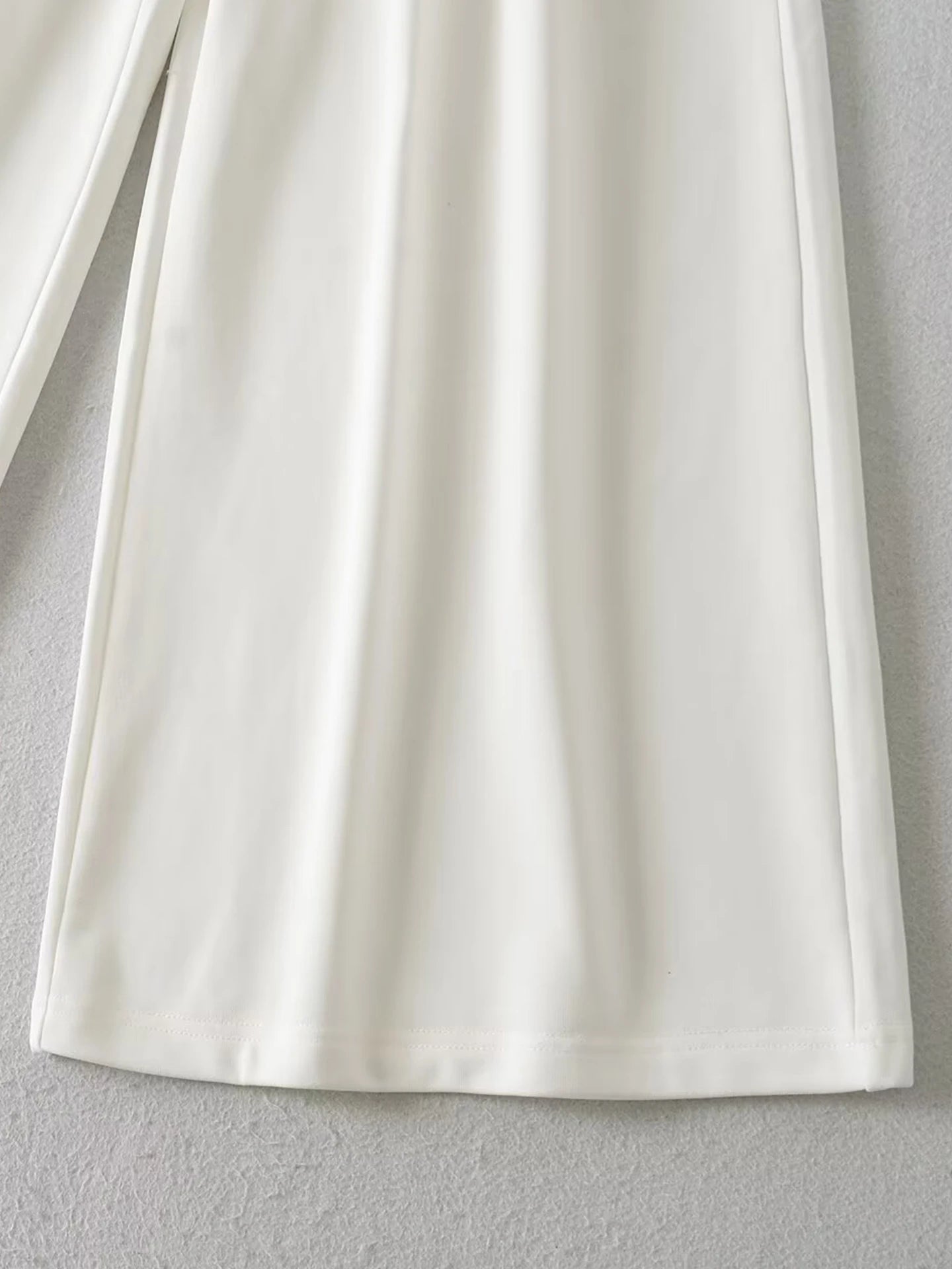 Straight pants in a light elegant cut
