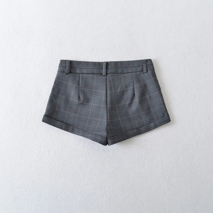 Elegant checkered shorts