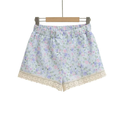 Floral shorts with lace