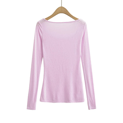 A long shirt with a delicate hood