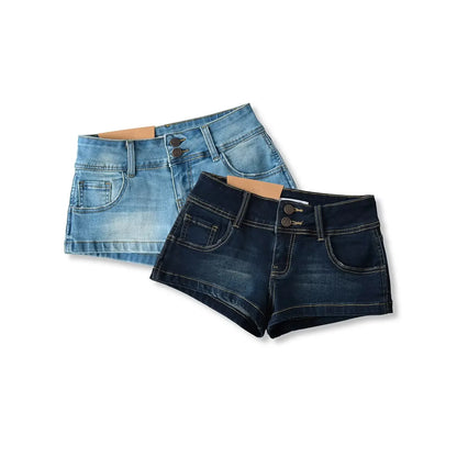Low cut short jeans with two buttons