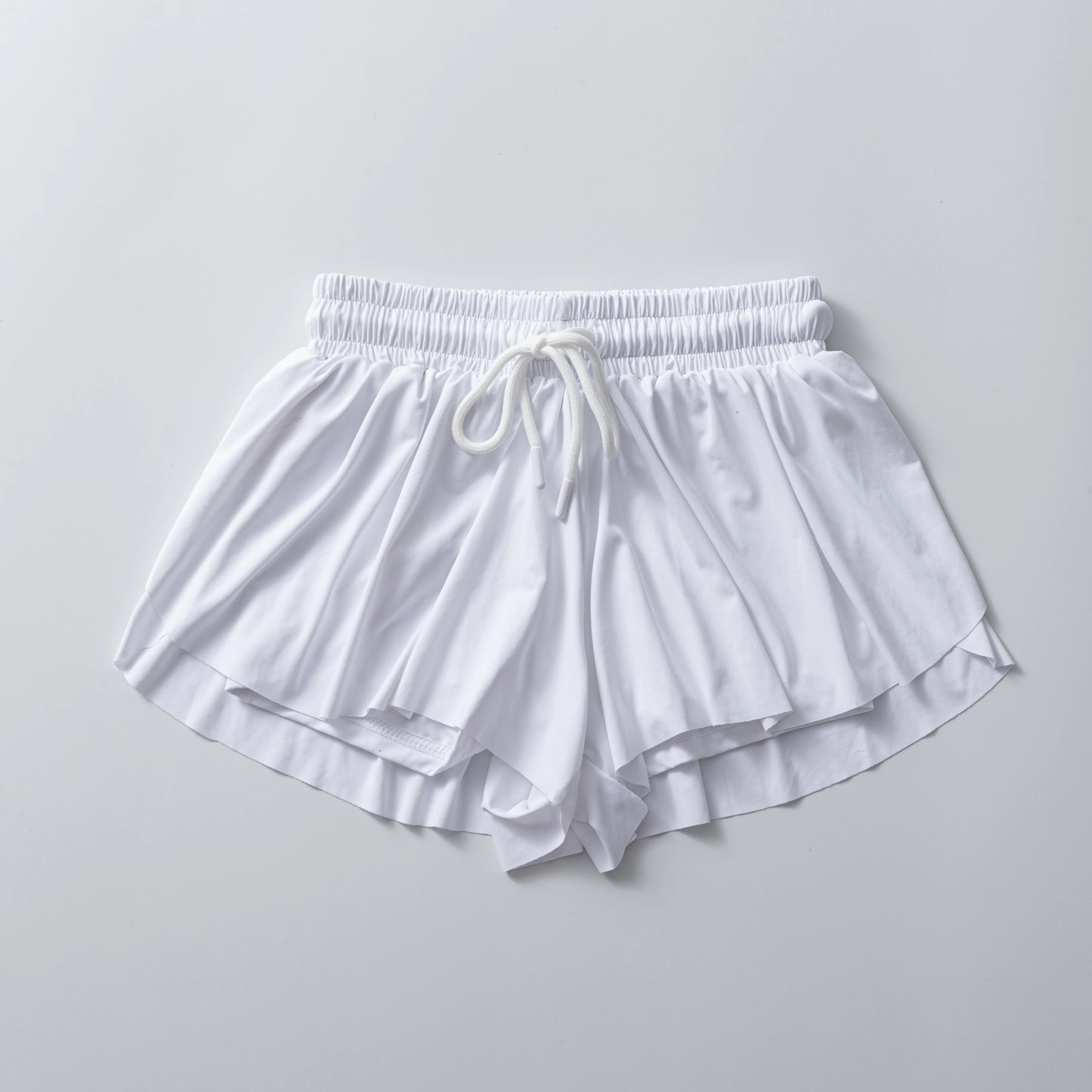 Sporty shorts with built-in tights