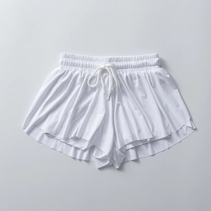 Sporty shorts with built-in tights