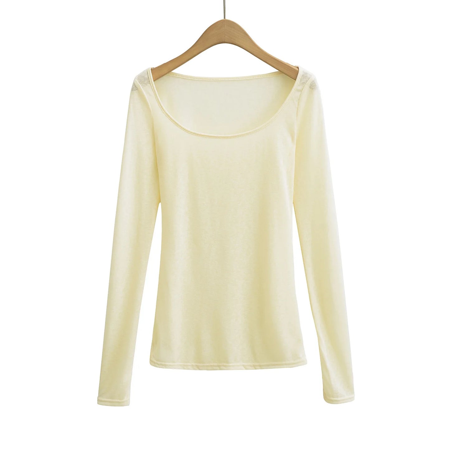 A long shirt with a delicate hood