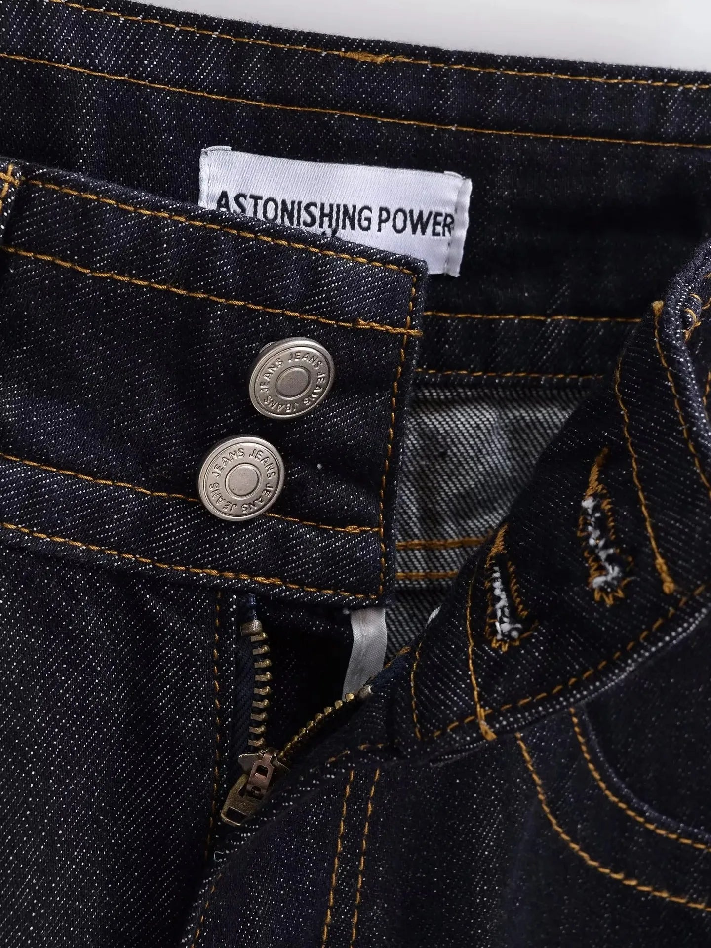 Low cut jeans