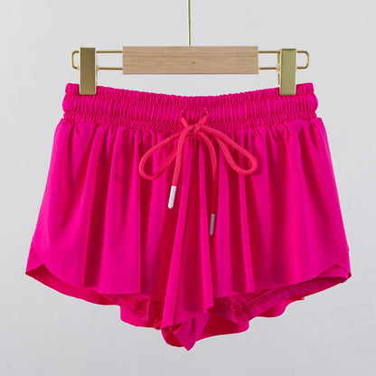 Sporty shorts with built-in tights