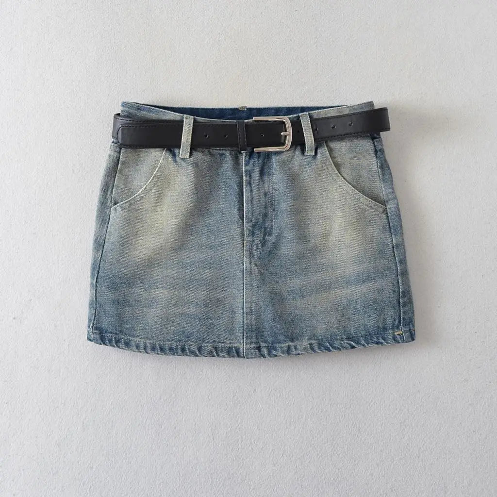 Denim mini skirt with a classic belt