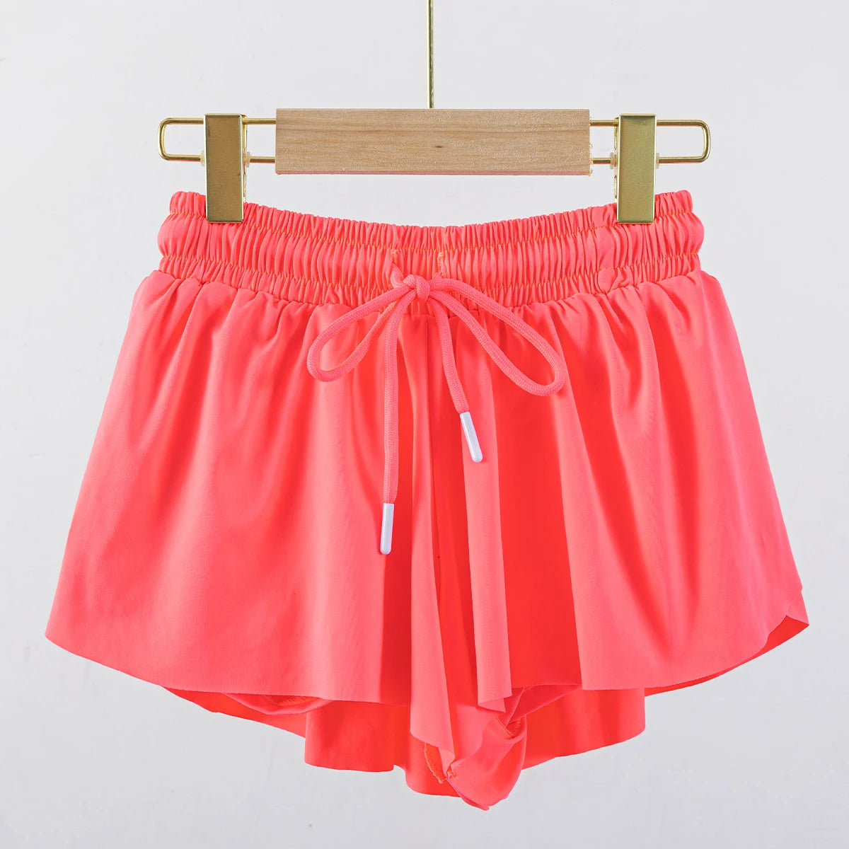 Sporty shorts with built-in tights