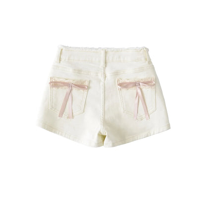 Short jeans with bow ties at the back