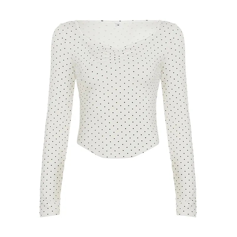 Shirt from a long point with contractions at the neckline