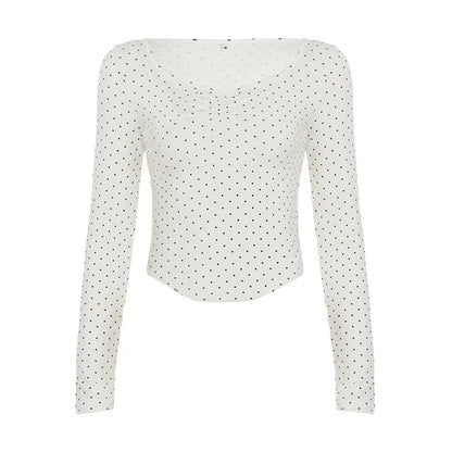 Shirt from a long point with contractions at the neckline