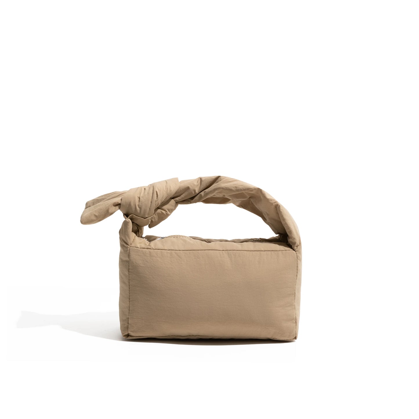 Light nylon bag with "tying" strap