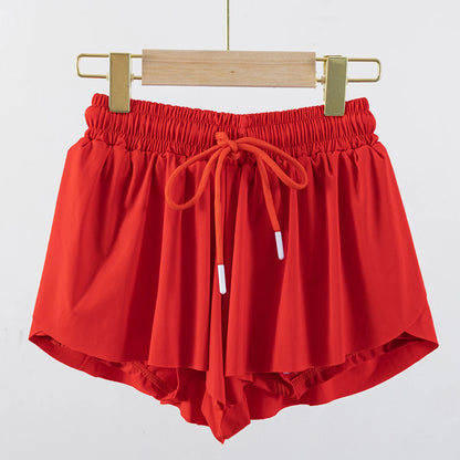Sporty shorts with built-in tights
