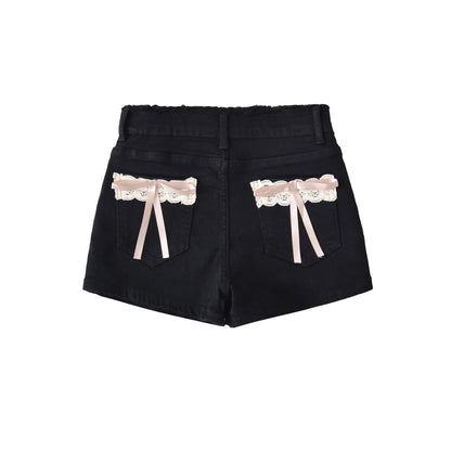 Short jeans with bow ties at the back