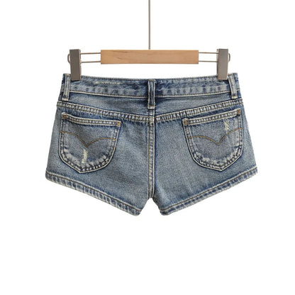 Low cut short jeans