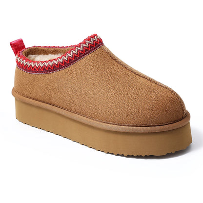 Warm closed shoes with zigzag knitting