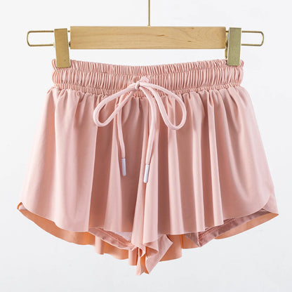 Sporty shorts with built-in tights