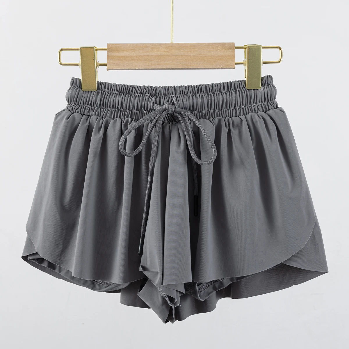 Sporty shorts with built-in tights
