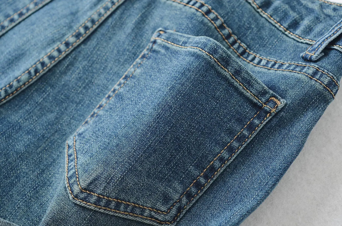 Shiny short jeans