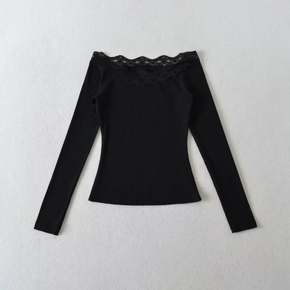 Long shirt with lace decorations