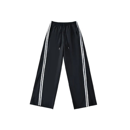 Wide pants with stripes