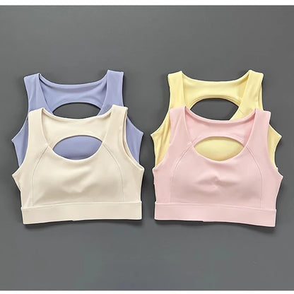 Sports bra with an opening in the back
