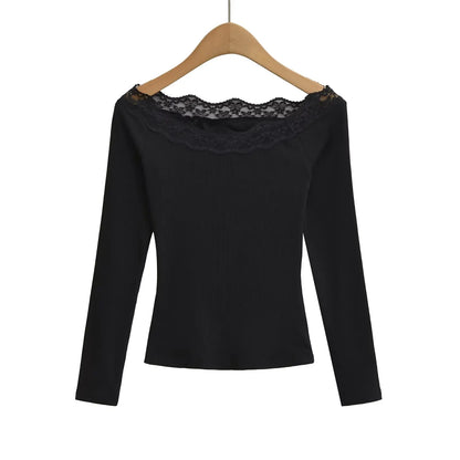 Long shirt with lace decorations