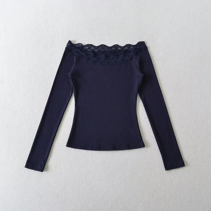 Long shirt with lace decorations
