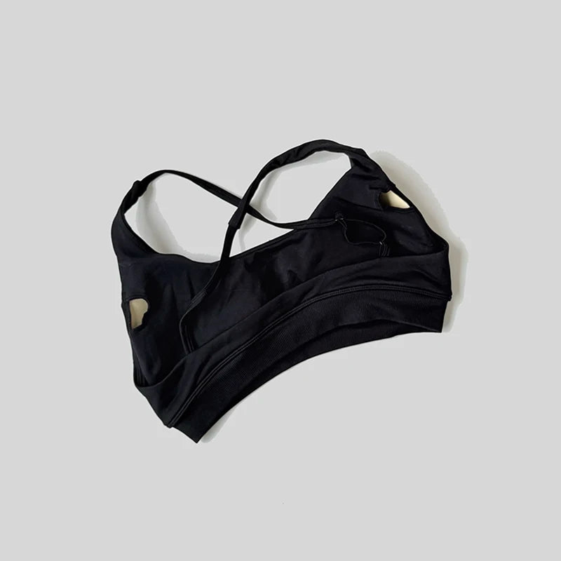 A sporty collar bra