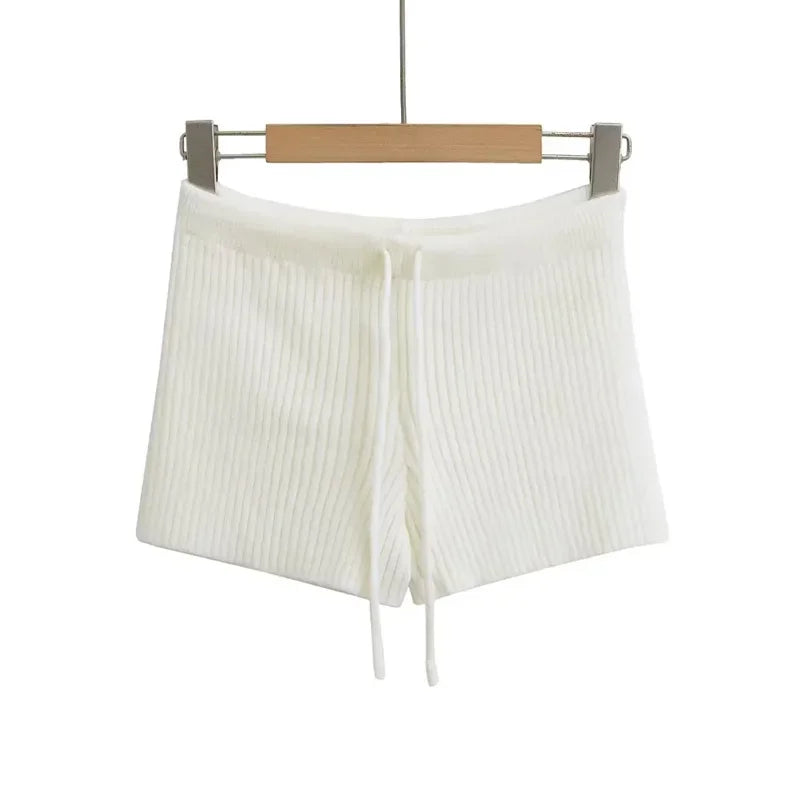 Striped knitted shorts