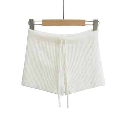 Striped knitted shorts