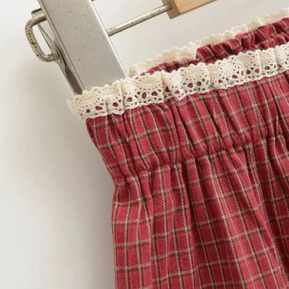 Plaid shorts with lace trims