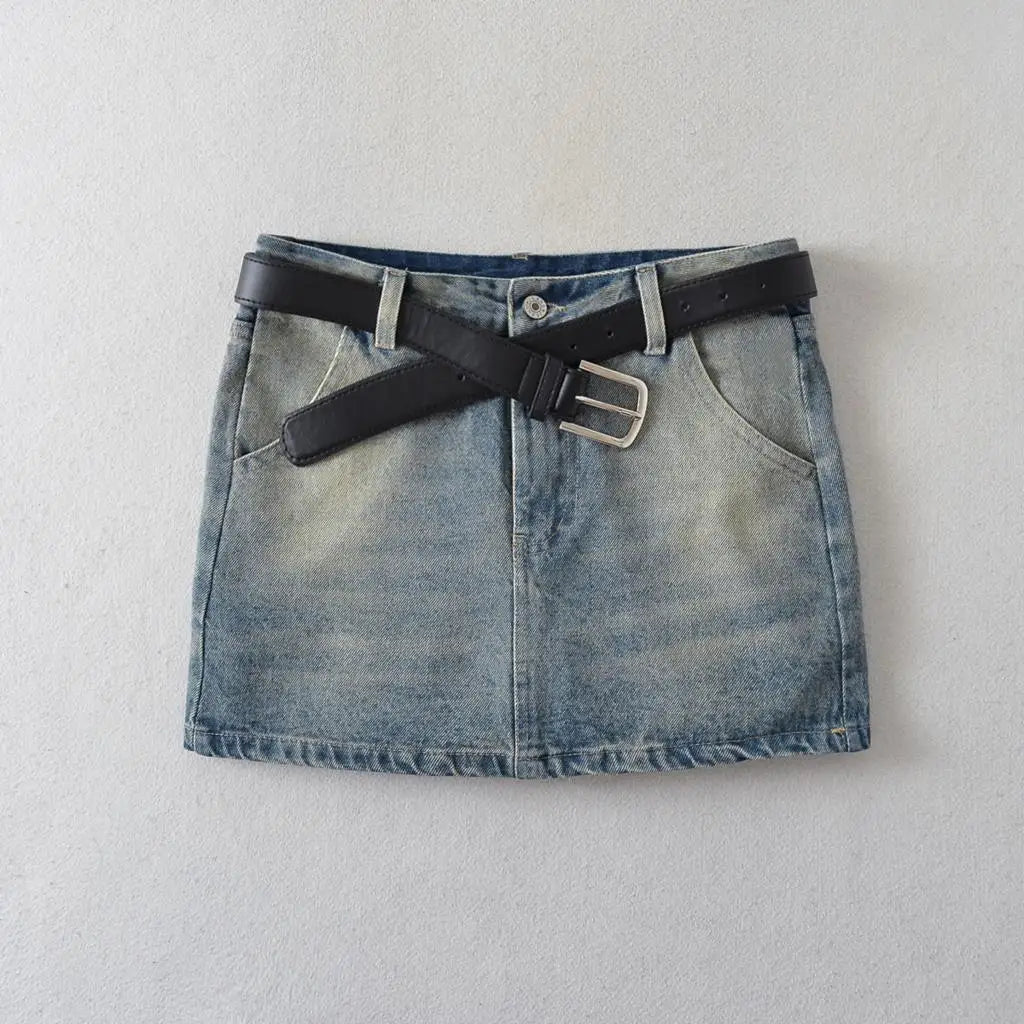Denim mini skirt with a classic belt