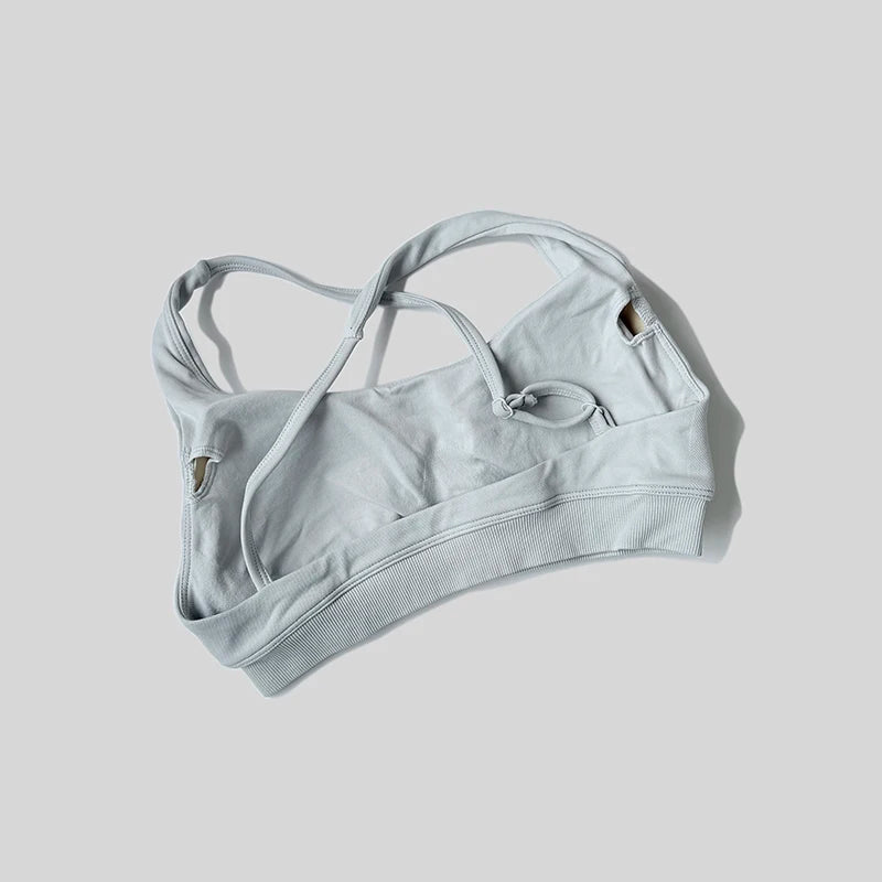 A sporty collar bra