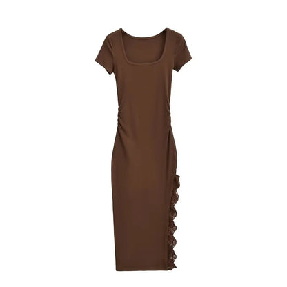 Short dress with a lace slit