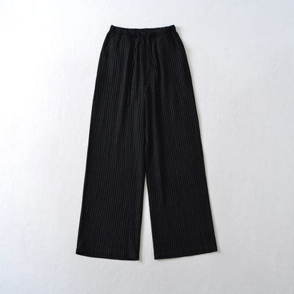 Striped pants in an elegant style