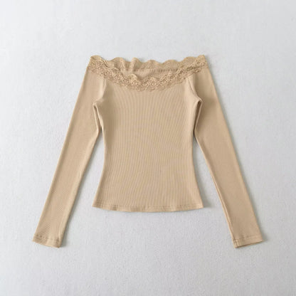 Long shirt with lace decorations