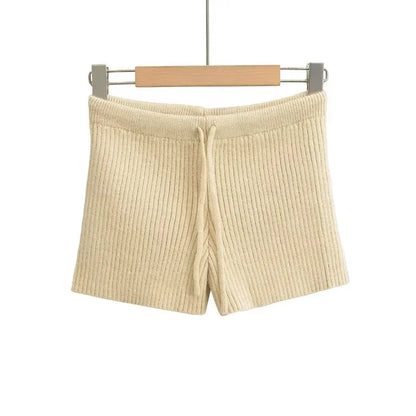 Striped knitted shorts