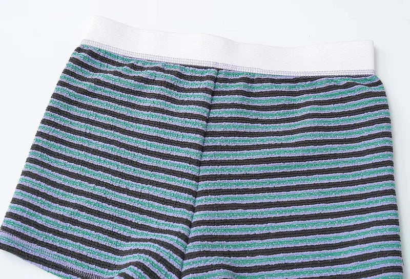 Short striped buttons