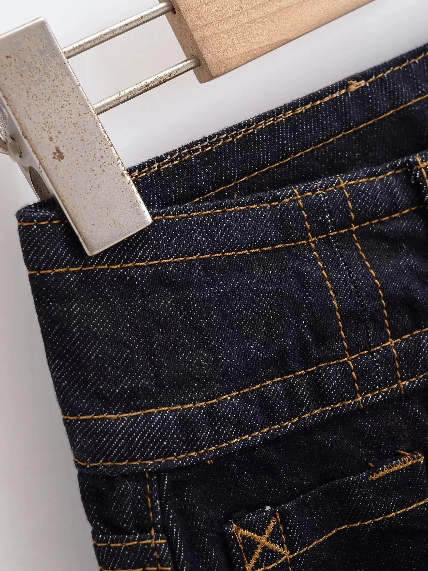 Low cut jeans