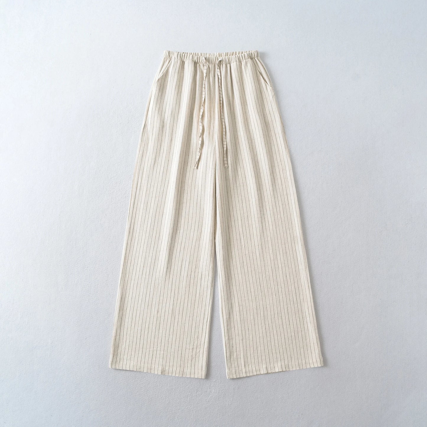 Striped pants in an elegant style