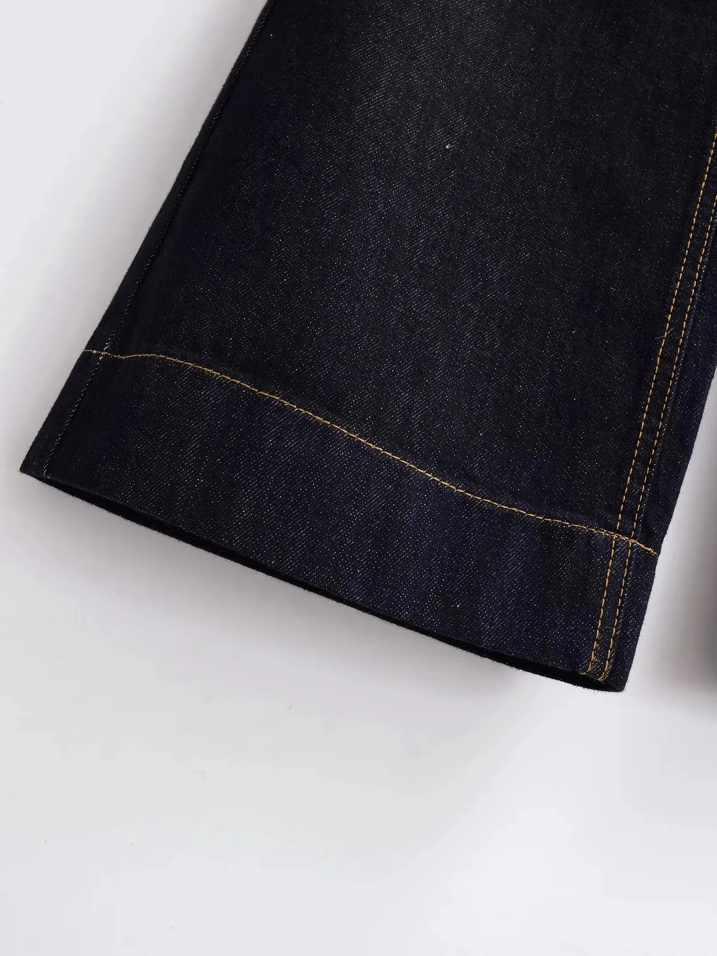 Low cut jeans