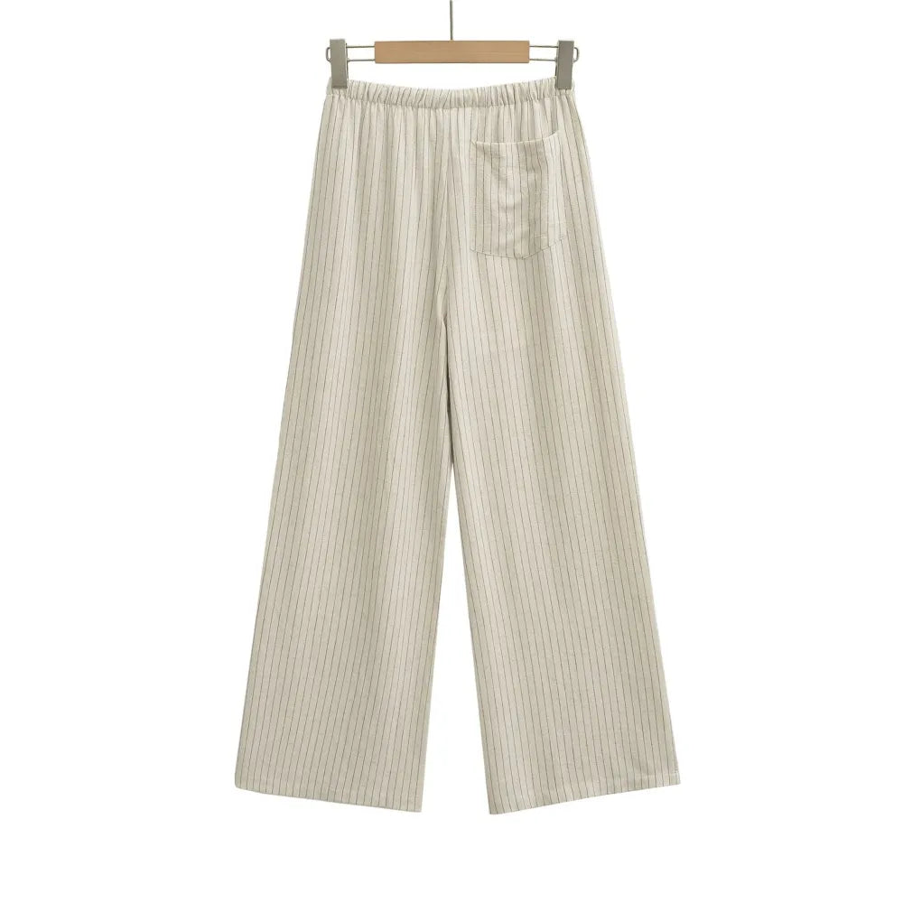Striped pants in an elegant style
